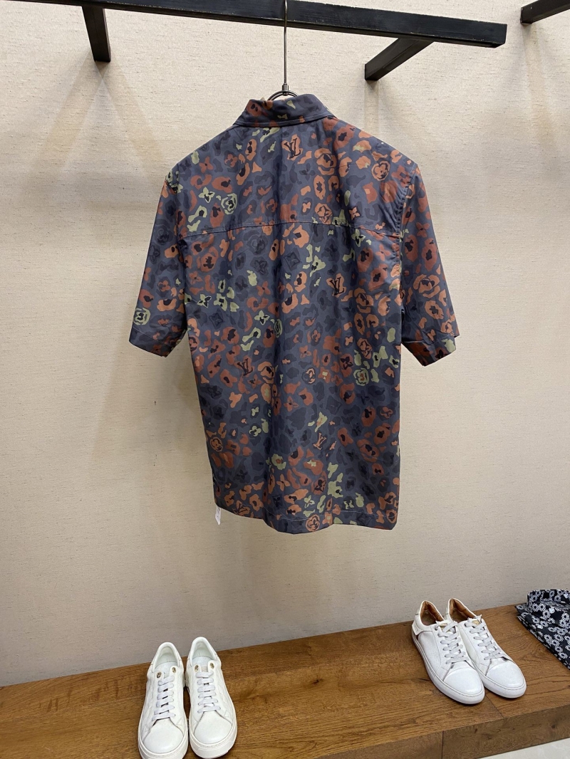 l0vis Vvtt0n shirt